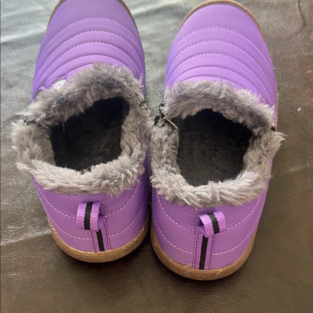 Cozy Women's Winter Boots in Purple - Picture 2 of 4